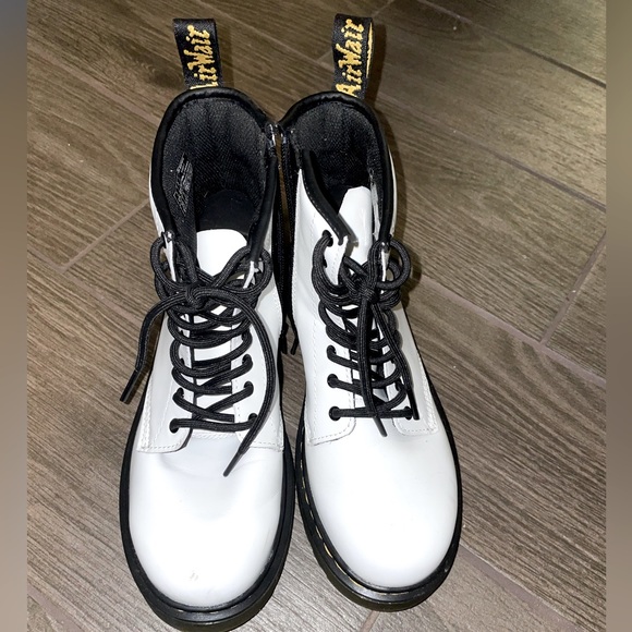 White Doc Marten Boots Big Kid Size 4 - Picture 3 of 4